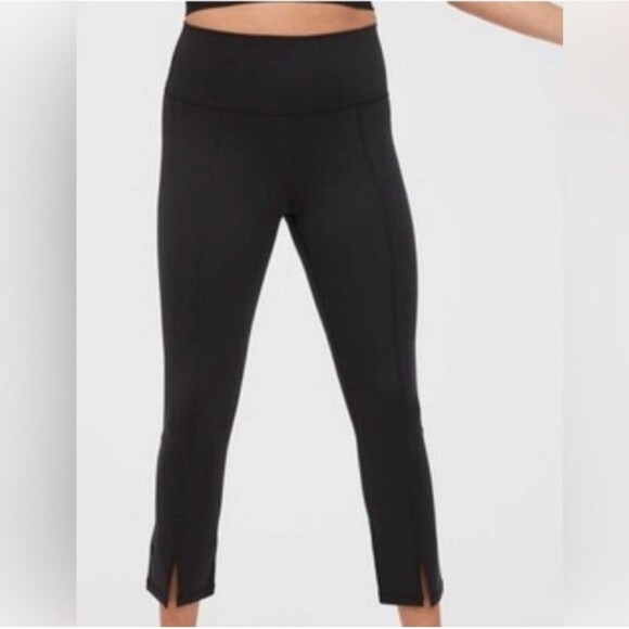 Offline By Aerie The Hugger Legging Hi-Rise Split Hem Black Size Medium - Picture 1 of 12